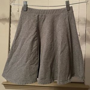 High waisted grey skirt